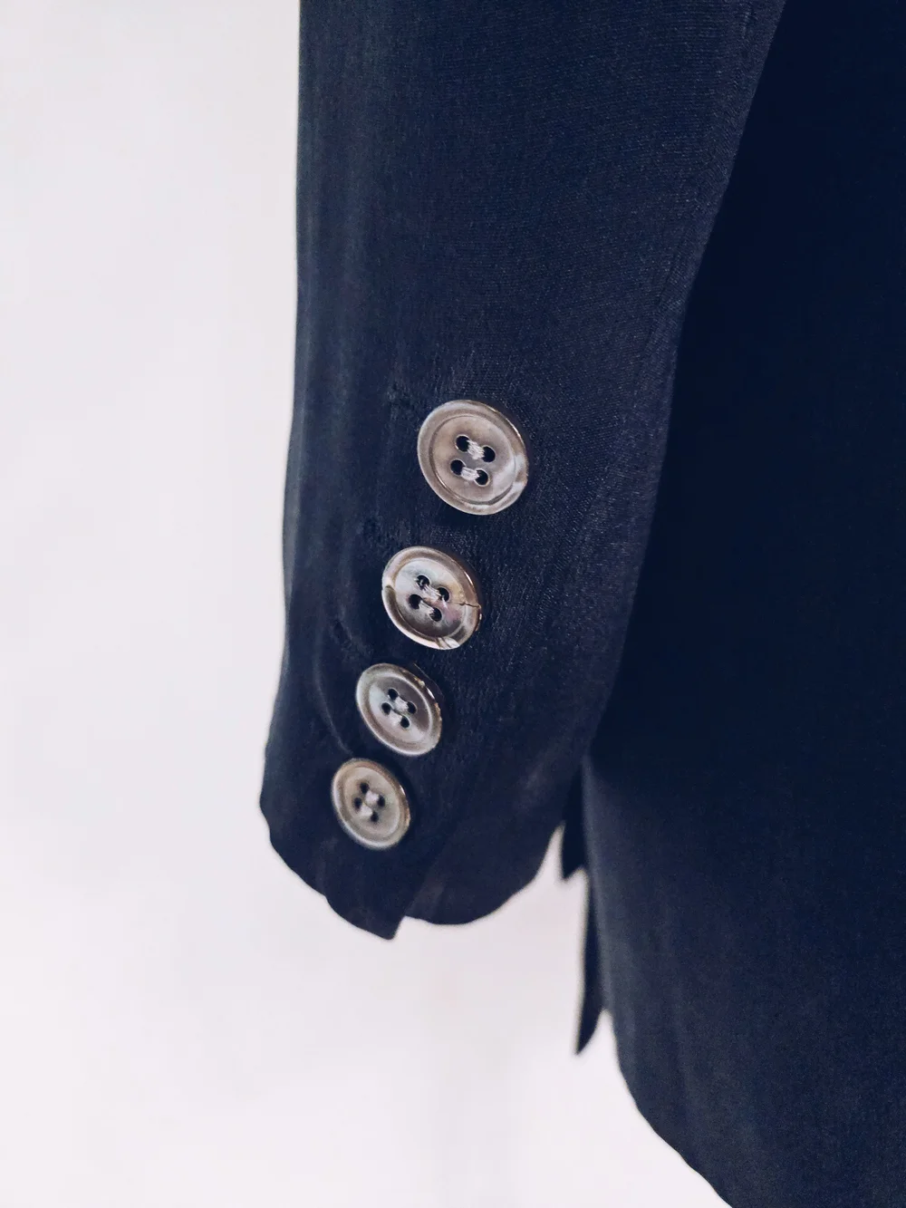 due per due sleek charcoal